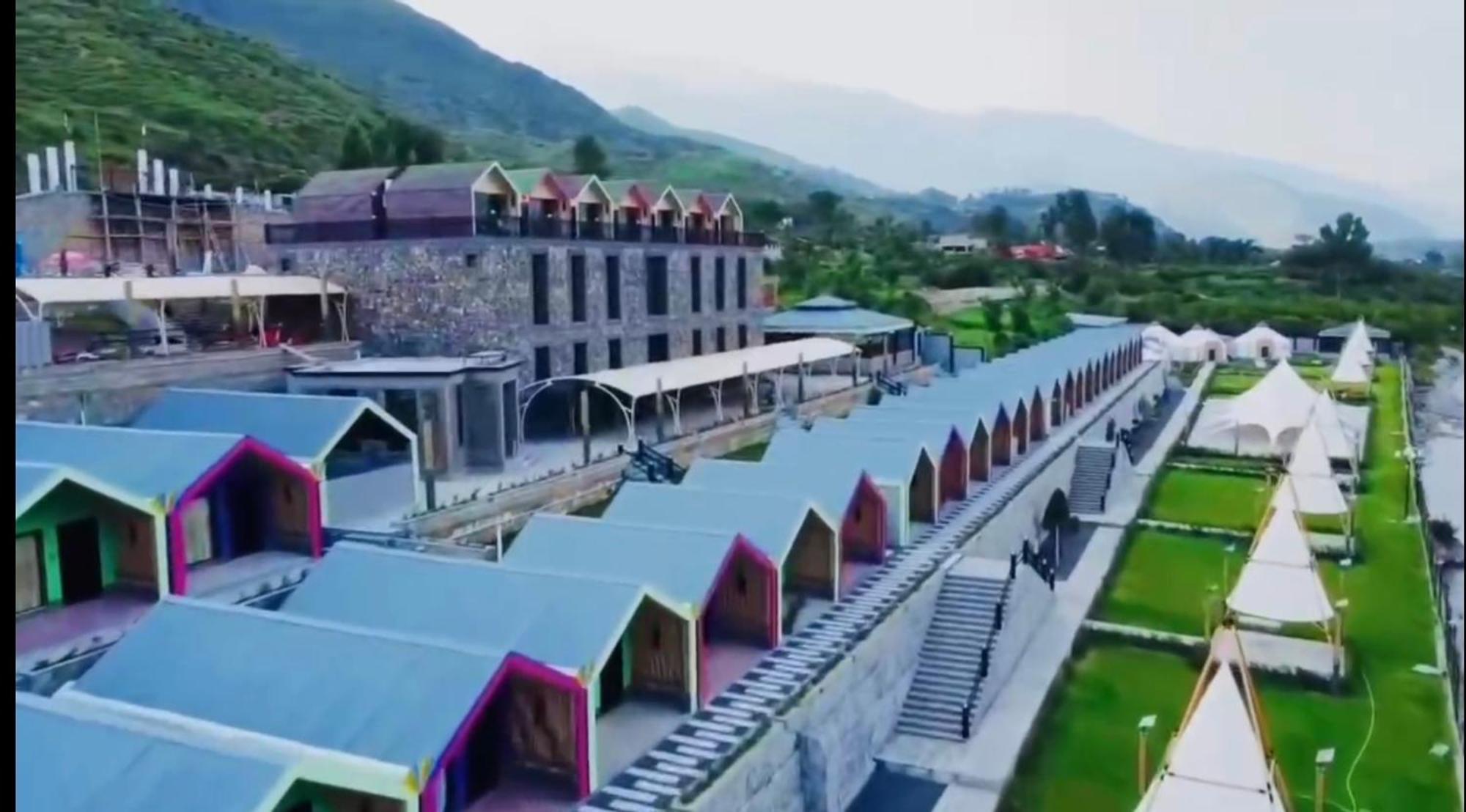 Iyi Luxury Inn Swat Saidu Sharif Dış mekan fotoğraf